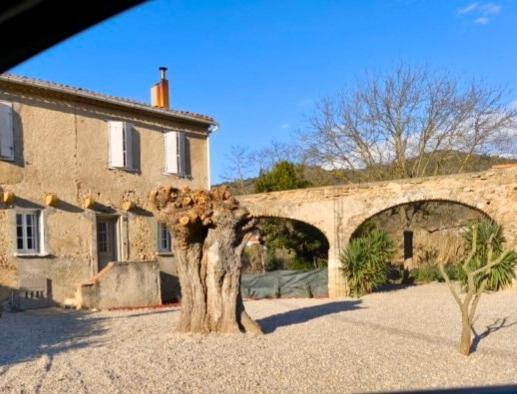 La Maison De L'Aqueduc Cournanel Luaran gambar